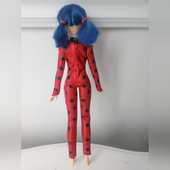 Set Of 2 Miraculous Lady Bug & Rena Rouge Dolls - Used For Display Only - Picture 8 of 10